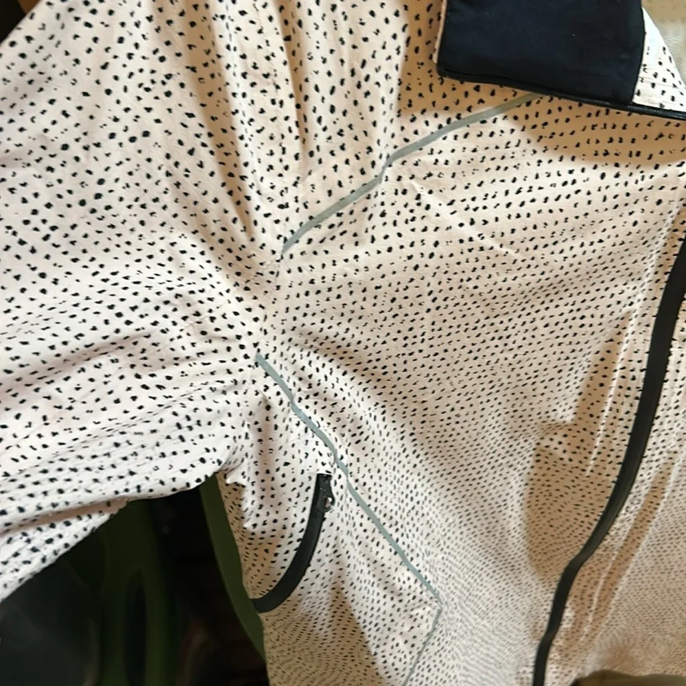 Lululemon jacket - Picture 7 of 10